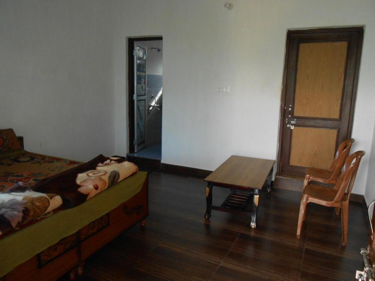 Mohinder & Mohindra Home Stay Bīr Eksteriør bilde