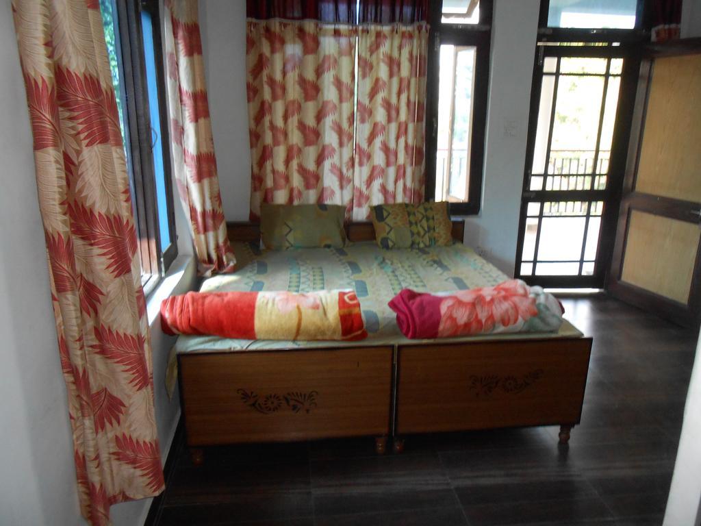 Mohinder & Mohindra Home Stay Bīr Eksteriør bilde