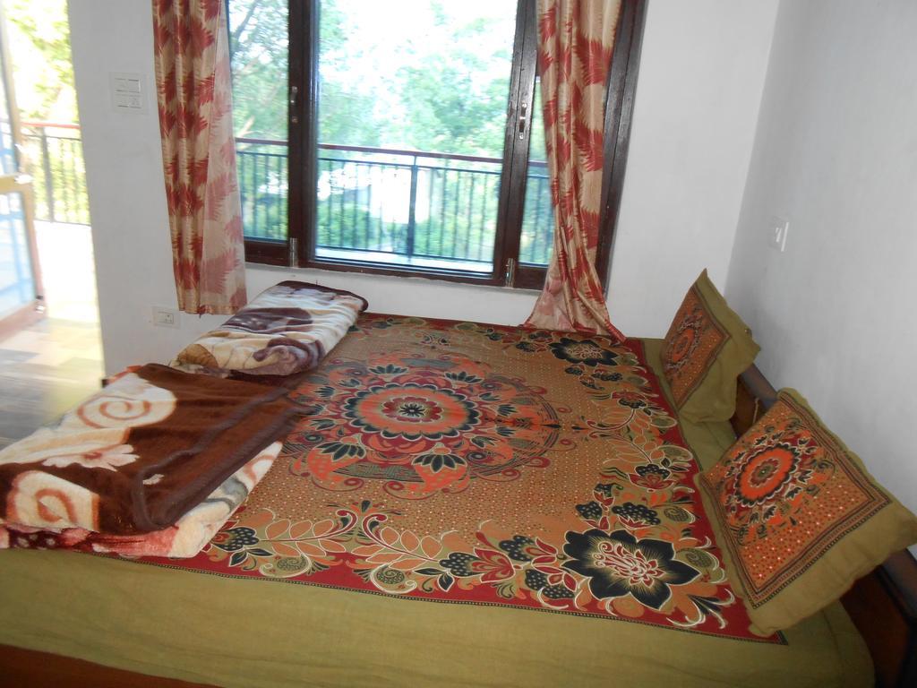 Mohinder & Mohindra Home Stay Bīr Eksteriør bilde