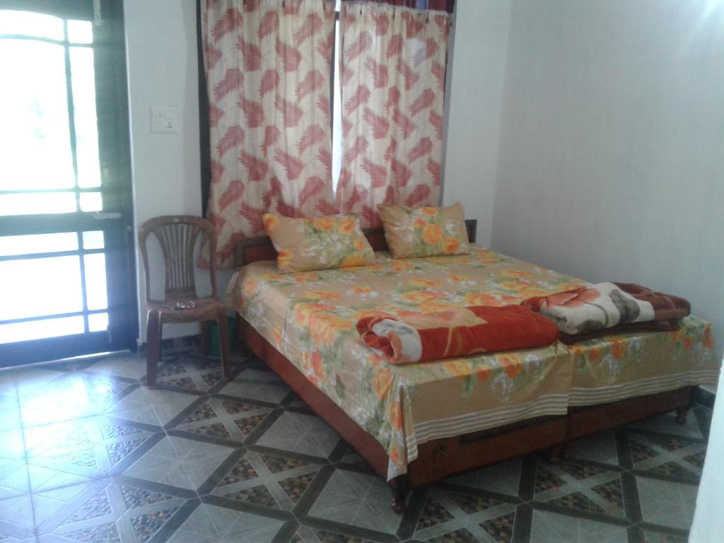 Mohinder & Mohindra Home Stay Bīr Eksteriør bilde