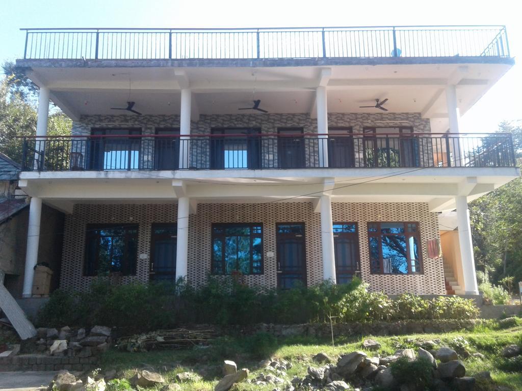 Mohinder & Mohindra Home Stay Bīr Eksteriør bilde